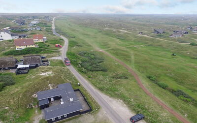 Jamie - 200M from the Sea