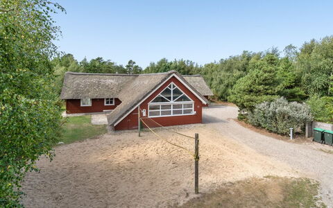 Jenna - 1.4Km from the Sea: Gras, Haus, Dach, Zuhause, Hütte, Strauch, Grundstueck, Ländliches Gebiet, Bauernhaus, Ground