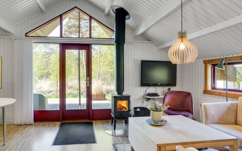 Aghwith - 1.2Km from the Sea: Wohngebiet, Dach, Vorort, Auffahrt, Estate, Kamin