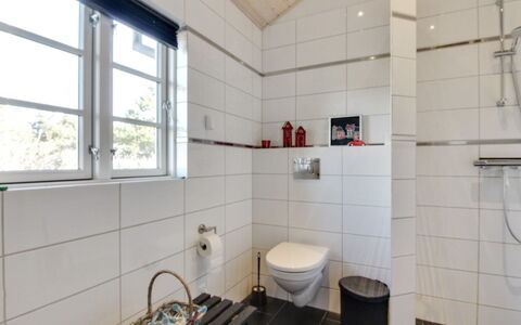 Soleil - 300M from the Sea: Flooring, Fussboden, Interior Design, Armatur, Zapfhahn, Installation, Decke, Zimmer, Fliese, Badezimmer