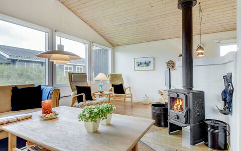 Galena - 100M from the Sea: Holz, Möbel, Decke, Flooring, Interior Design, Fussboden, Wohnzimmer, Zuhause, Zimmer, Stuhl