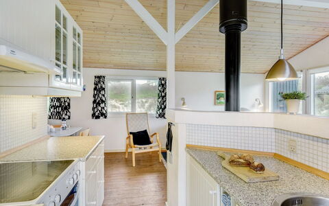 Galena - 100M from the Sea: Holz, Decke, Interior Design, Flooring, Zuhause, Fussboden, Haus, Küche, Zimmer, Countertop