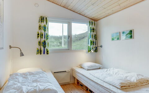 Galena - 100M from the Sea: Zuhause, Bett, Decke, Schlafzimmer, Bedding, Bettrahmen, Linens, Daylighting, Bettdecke, Kissen