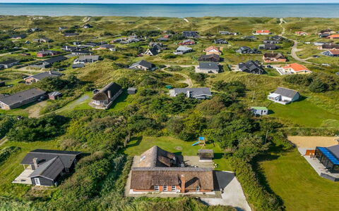 Ruse - 500M from the Sea: Dachdecken, Hütte, Haus, Dach, Zuhause, Bauernhaus, Hütte, Estate, Dorf