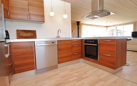 Ernbiorn - from the Sea: Flooring, Cabinetry, Möbel, Fussboden, Countertop, Interior Design, Holzboden, Holz, Schublade, Küche