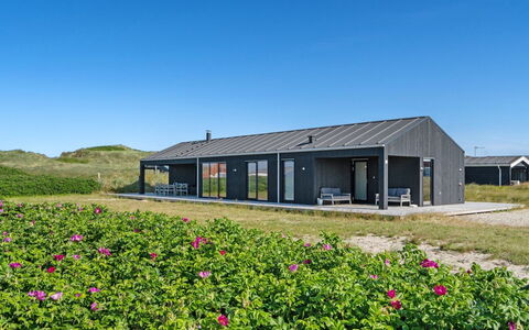 Aiko - 50M from the Sea: Pflanzengemeinschaft, Sonnenlicht, Krautige Pflanze, Garten, Plantage, Landwirtschaft, Bauernhof
