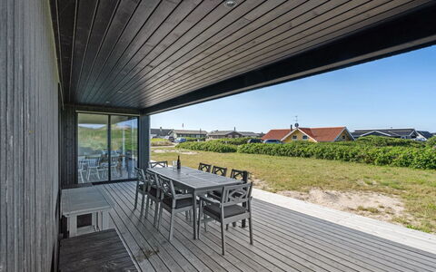Aiko - 50M from the Sea: Pflanzengemeinschaft, Sonnenlicht, Krautige Pflanze, Garten, Plantage, Landwirtschaft, Bauernhof