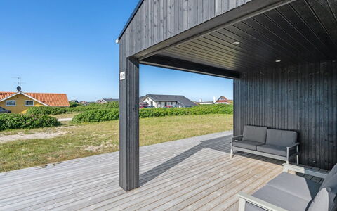 Aiko - 50M from the Sea: Pflanzengemeinschaft, Sonnenlicht, Krautige Pflanze, Garten, Plantage, Landwirtschaft, Bauernhof