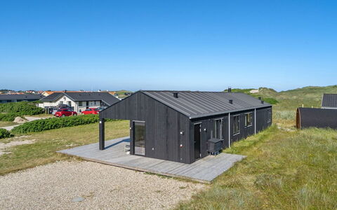 Aiko - 50M from the Sea: Pflanzengemeinschaft, Sonnenlicht, Krautige Pflanze, Garten, Plantage, Landwirtschaft, Bauernhof