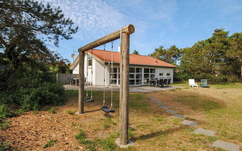 Konrad - 400M from the Sea: Pflanzengemeinschaft, Sonnenlicht, Krautige Pflanze, Garten, Plantage, Landwirtschaft, Bauernhof