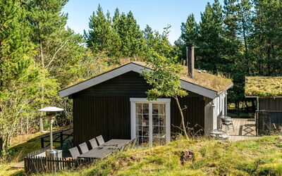 Eimi - 1.5Km from the Sea