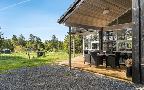 Nayati - 2Km from the Sea: Holz, Zuhause, Veranda, Deck, Hartholz, Dach, Holzbeize, Holzboden, Eco Hotel
