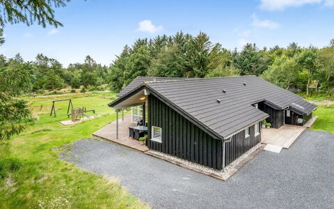 Nayati - 2Km from the Sea: Holz, Zuhause, Veranda, Deck, Hartholz, Dach, Holzbeize, Holzboden, Eco Hotel