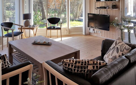 Augusta - 700M from the Sea: Wohngebiet, Dach, Vorort, Auffahrt, Estate, Kamin