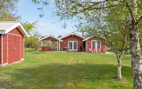 Ansberga - 1Km from the Sea: Hütte, Grundstueck, Zuhause, Ländliches Gebiet, Rasen, Estate, Garten, Garten, Bauernhaus, Gartenbauten