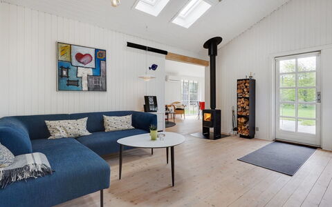 Ansberga - 1Km from the Sea: Holz, Flooring, Zuhause, Fussboden, Holzboden, Interior Design, Möbel, Wohnzimmer, Decke
