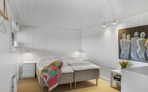Athina - 200M from the Sea: Interior Design, Decke, Flooring, Fussboden, Möbel, Beleuchtung, Light Fixture, Schlafzimmer, Zimmer, Bett