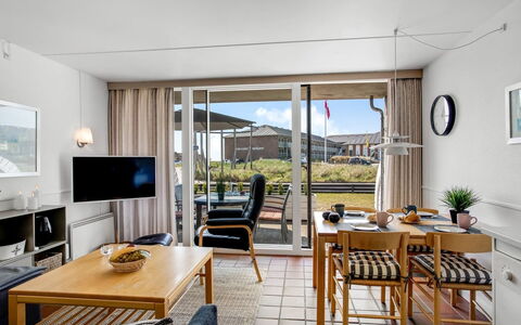 Jano - 100M from the Sea: Möbel, Interior Design, Wohnung, Stuhl, Couch, Wohnzimmer, Kaffetisch, Küche & Esszimmer Tisch, Holzbeize