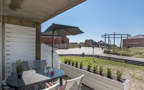 Jano - 100M from the Sea: Urban Design, Verbundwerkstoff, Gartenmöbel, Beton, Stuhl, Wohnung, Schatten, Balkon, Terrasse, Tisch Im Freien