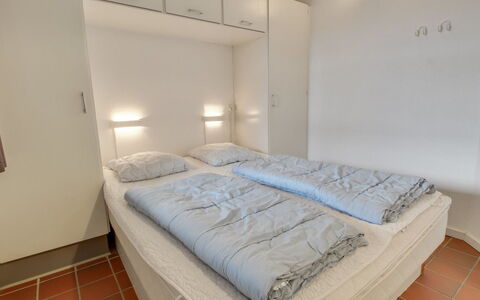 Halina - 100M from the Sea: Schlafzimmer, Fussboden, Bett, Interior Design, Flooring, Möbel, Bedding, Zimmer, Decke, Bettdecke