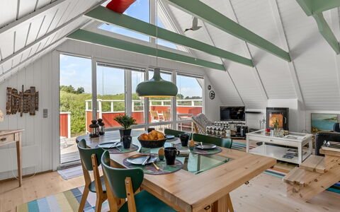 Piotr - 800M from the Sea: Die Architektur, Dach, Zuhause, Verbundwerkstoff, Daylighting, Abstellgleis, Auffahrt