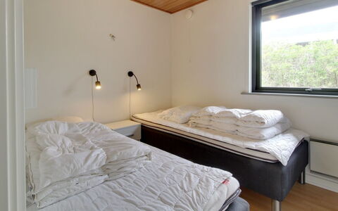 Sophine - 50M from the Sea: Bett, Schlafzimmer, Wand, Interior Design, Holz, Fussboden, Flooring, Decke, Bettdecke, Bedding