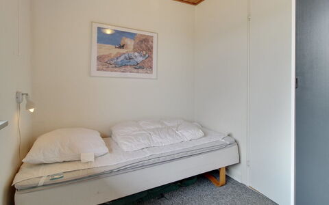 Sophine - 50M from the Sea: Flooring, Schlafzimmer, Wand, Fussboden, Bett, Holz, Bettdecke, Interior Design, Bedding, Bettrahmen