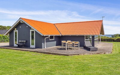 Aarne - 300M from the Sea