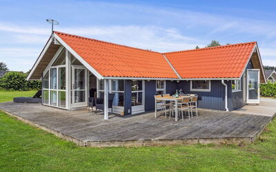 Aarne - 300M from the Sea