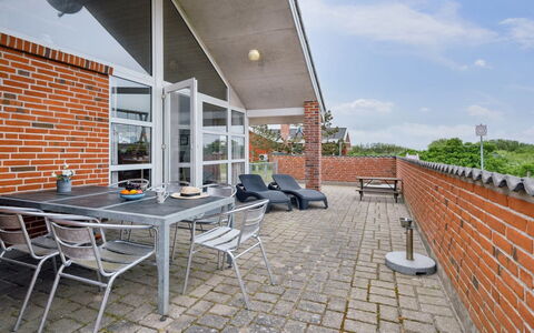 Mari - 400M from the Sea: Backstein, Estate, Stuhl, Mauerwerk, Garten, Gartenmöbel, Daylighting, Veranda, Terrasse