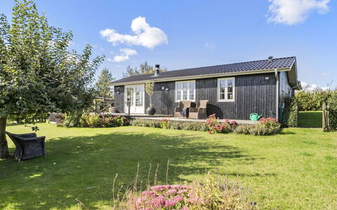 Sinika - 400M from the Sea: Decke, Flooring, Interior Design, Fussboden, Verbundwerkstoff, Möbel, Resort, Hotel, Design, Daylighting