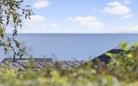 Sinika - 400M from the Sea: Decke, Flooring, Interior Design, Fussboden, Verbundwerkstoff, Möbel, Resort, Hotel, Design, Daylighting