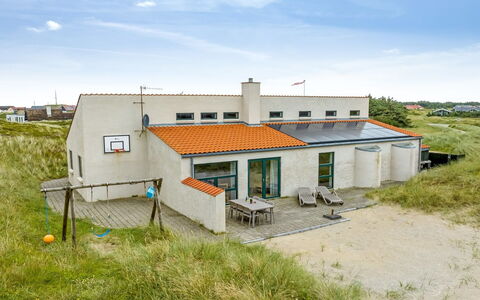 Teijo - 400M from the Sea: Dach, Haus, Zuhause, Hütte, Abstellgleis, Estate, Auffahrt, Gartenbauten, Garten, Schuppen