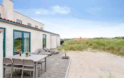 Teijo - 400M from the Sea: Dach, Haus, Zuhause, Hütte, Abstellgleis, Estate, Auffahrt, Gartenbauten, Garten, Schuppen