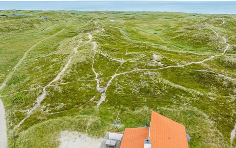 Teijo - 400M from the Sea: Dach, Einfach, Grundstueck, Ländliches Gebiet, Zuhause, Estate, Feld, Hütte, Rasen, Vorort