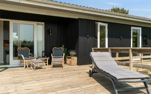 Stygge - 400M from the Sea: Die Architektur, Dach, Zuhause, Verbundwerkstoff, Daylighting, Abstellgleis, Auffahrt