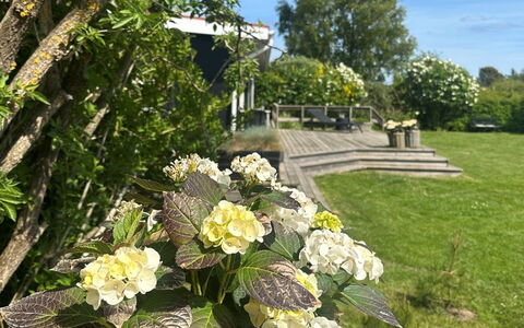 Stygge - 400M from the Sea: Die Architektur, Dach, Zuhause, Verbundwerkstoff, Daylighting, Abstellgleis, Auffahrt