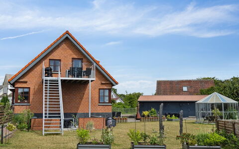 Amely - 500M from the Sea: Himmel, Gebäude, Haus, Dach, Zuhause, Wohngebiet, Hütte, Abstellgleis, Estate, Bauernhaus