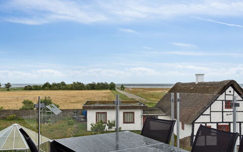 Amely - 500M from the Sea: Himmel, Dach, Zuhause, Möbel, Hütte, Stuhl, Gartenmöbel, Veranda, Schatten, Estate