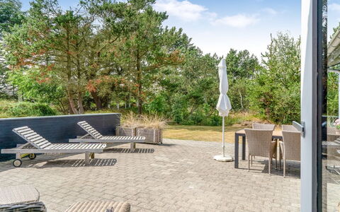 Barba - 2Km from the Sea: Möbel, Stuhl, Gartenmöbel, Grundstueck, Schatten, Tisch Im Freien, Garten, Küche & Esszimmer Tisch, Hartholz