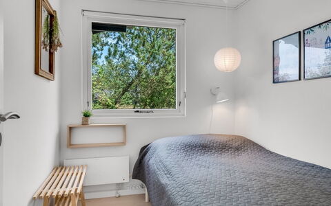 Barba - 2Km from the Sea: Wand, Interior Design, Holz, Flooring, Decke, Fussboden, Schlafzimmer, Bett, Beleuchtung, Zimmer