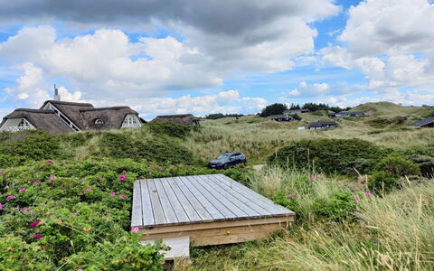 Felis - 200M from the Sea: Hütte, Zuhause, Haus, Dach, Veranda, Estate, Abstellgleis, Gartenbauten, Bauernhaus, Garten