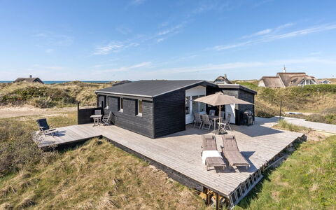 Felis - 200M from the Sea: Hütte, Zuhause, Haus, Dach, Veranda, Estate, Abstellgleis, Gartenbauten, Bauernhaus, Garten