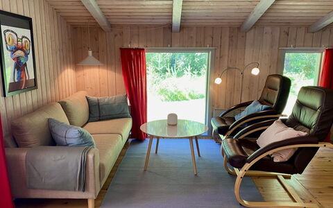 Gerarda - 4Km from the Sea: Möbel, Flooring, Interior Design, Holz, Fussboden, Wohnzimmer, Beleuchtung, Zimmer, Holzboden, Zuhause