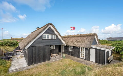 Christensen - 100M from the Sea: Dach, Die Architektur, Hütte, Haus, Zuhause, Dachdecken, Hütte, Steigung, Dorf