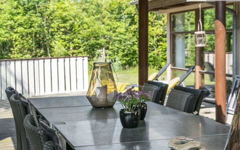 Leevi - 150M from the Sea: Möbel, Holz, Stuhl, Gartenmöbel, Tabelle, Tisch Im Freien, Küche & Esszimmer Tisch, Schatten, Veranda, Outdoor Struktur