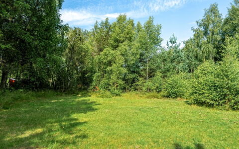 Elfrieda - 1.6Km from the Sea: Schwimmbad, Gartenmöbel, Möbel, Resort, Flagstone, Eco Hotel, Schatten, Stuhl, Freizeit, Estate