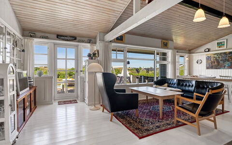 Katri - 500M from the Sea: Interior Design, Flooring, Holz, Möbel, Fussboden, Decke, Holzboden, Zuhause, Tür, Wohnzimmer