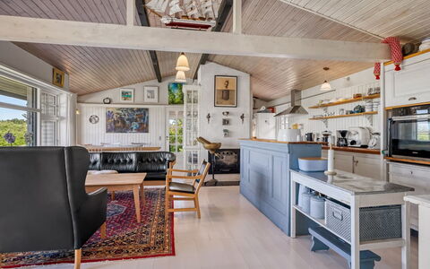Katri - 500M from the Sea: Möbel, Interior Design, Flooring, Decke, Holz, Fussboden, Light Fixture, Küche, Beleuchtung, Stuhl