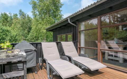 Mine - 300M from the Sea: Holz, Zuhause, Veranda, Deck, Hartholz, Dach, Holzbeize, Holzboden, Eco Hotel